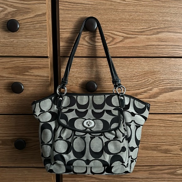 Coach tote - Picture 1 of 5